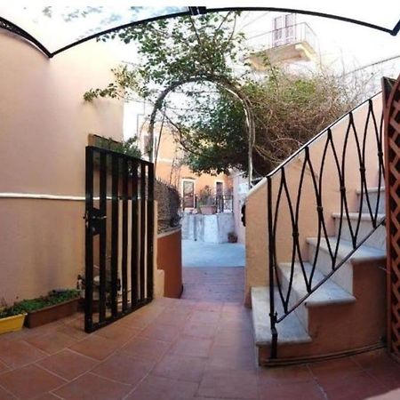 Locanda Genovese 20 La Maddalena  Exterior photo